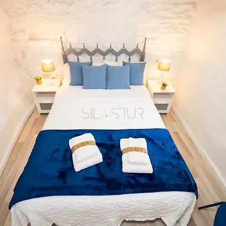 La Puerta Azul De Alex * Cudillero