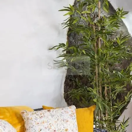 La Puerta Azul De Alex * Cudillero