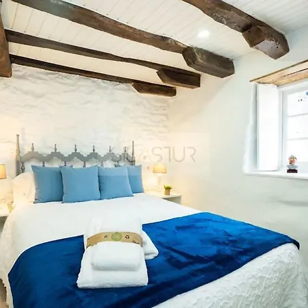 La Puerta Azul De Alex Cudillero